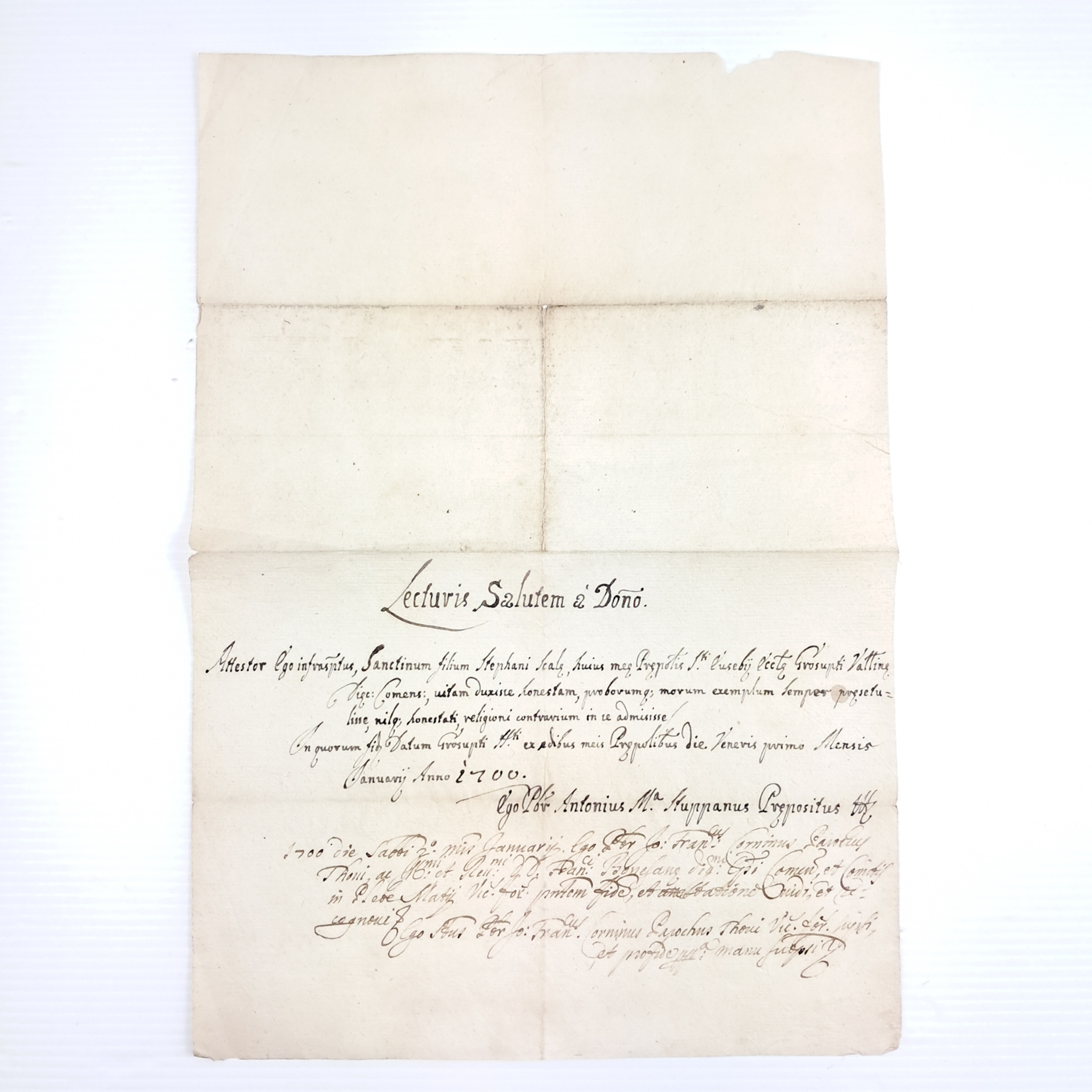 ASTA *Documento manoscritto in latino – Attestato ecclesiastico di buona condotta Data: 1° gennaio 1700