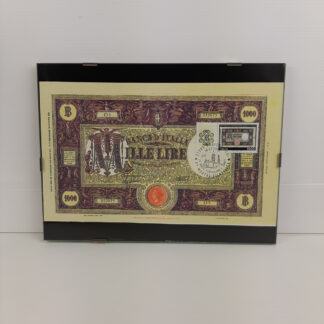 (S1) Francobollo Centenario Fondazione banca d'Italia - lire 1000 - anno 1993 stampa su cartoncino di Banconota 1000 lire BARBETTI